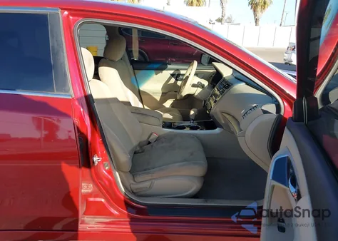 2014 Nissan Altima 2.5 z USA, uszkodzony, nr VIN 1N4AL3AP1EC185891